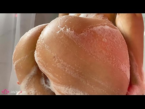 ❤️ Bruneta masturbuje kundu vibrátorem až k intenzivnímu orgasmu ve sprše ❤ Porno u porna cs.naughtyhentai.ru ❌️